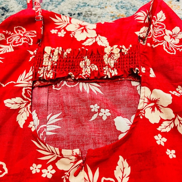 Wild fable red and crème Hawaiian print w/ open cut back - Picture 3 of 3